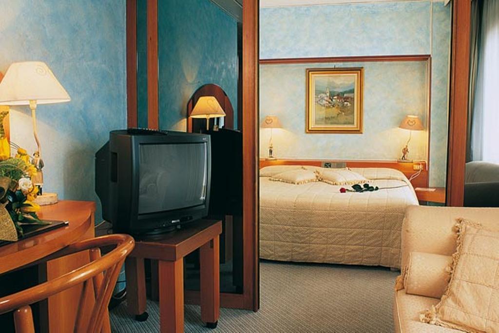 Duca D'Aosta Hotel Habitación foto